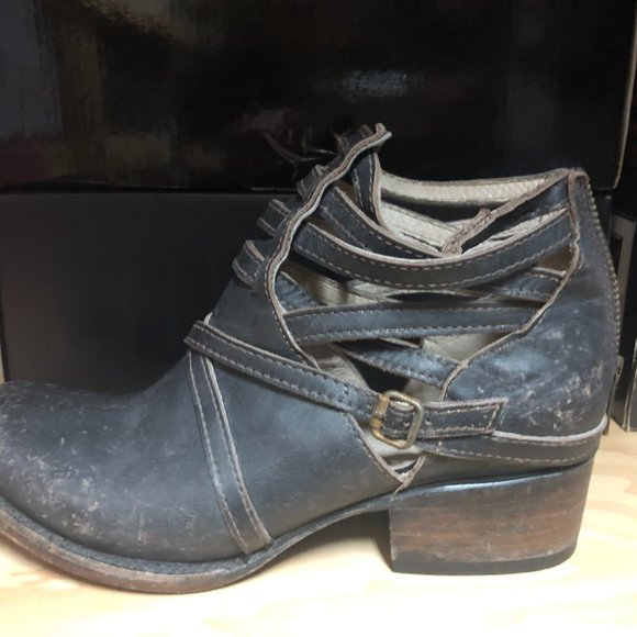 Freebird by Stevens Distressed Stair Ankle boots - Picture 8 of 13